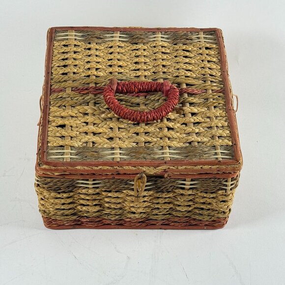 Woven Vintage Sewing Basket Pink Satin Lined Box w/ Wooden Dividers - Picture 2 of 11